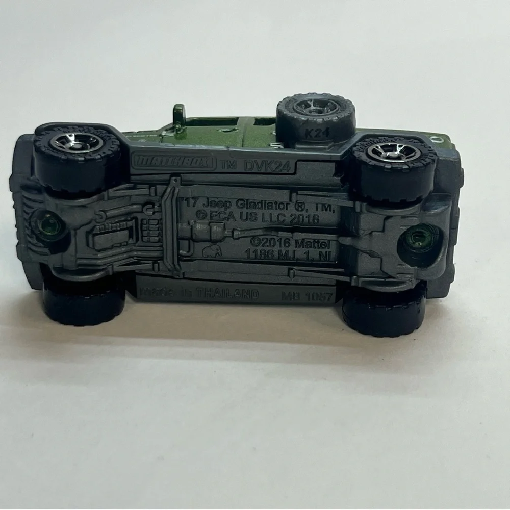 matchbox ‘17 jeep gladiator die cast toy truck mix explorers series‎ green